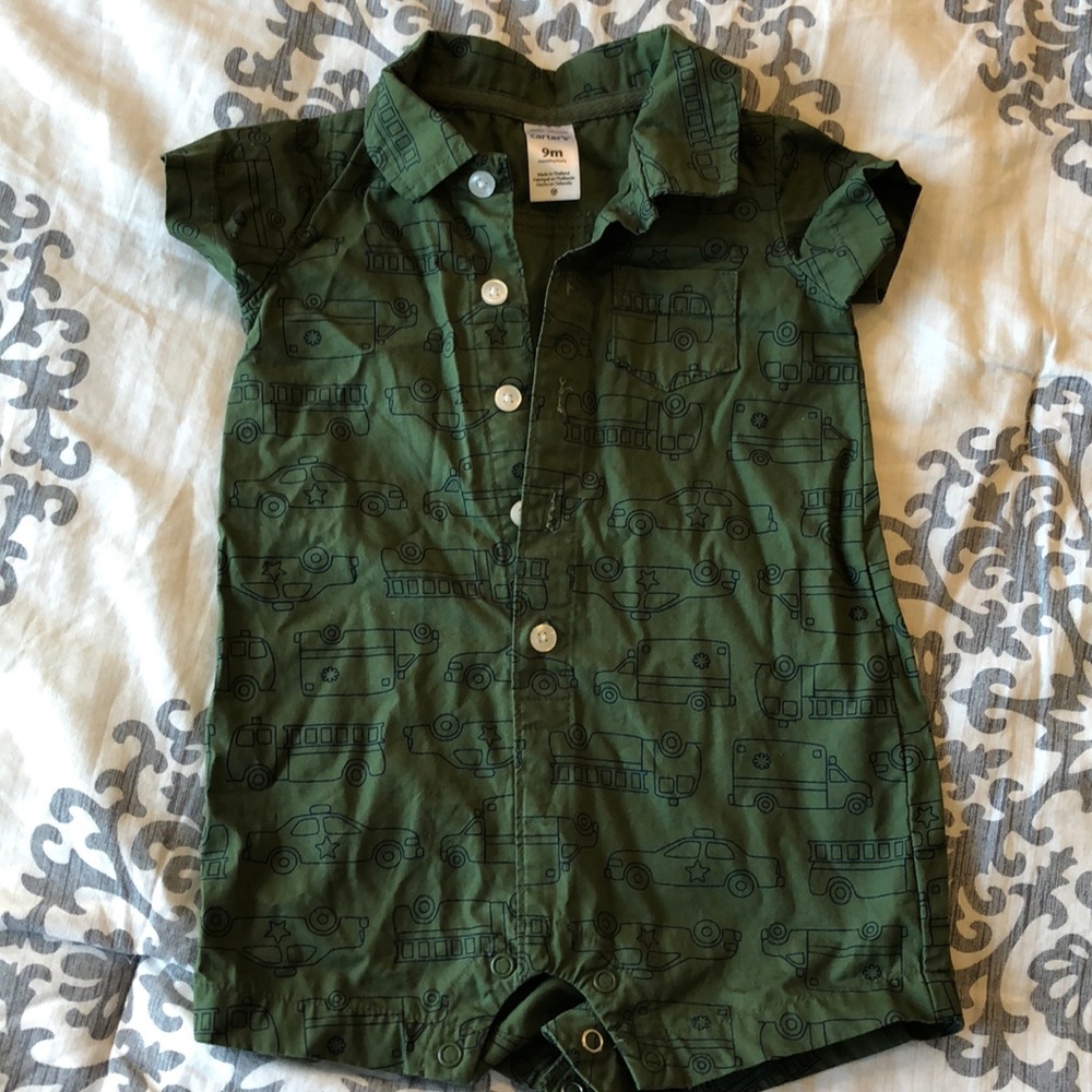 Carter’s baby boy size 9 months romper